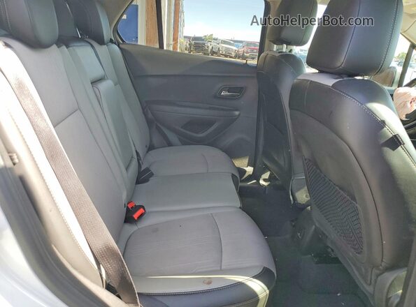 3GNCJPSB6GL239090 2016 CHEVROLET TRAX Белый Вид задней части салона