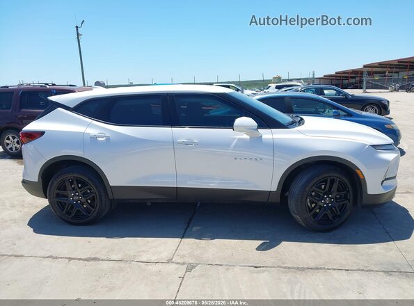 3GNKBCR46SS104599 2025 CHEVROLET BLAZER White Widok wnętrza z tyłu