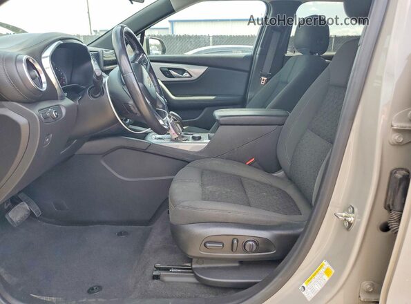 3GNKBCRSXMS504943 2021 CHEVROLET BLAZER Gray Front interior view