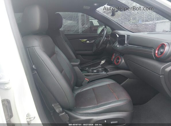 3GNKBERS6KS644531 2019 CHEVROLET BLAZER White Widok wnętrza z przodu