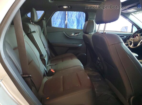 3GNKBERS8LS725273 2020 CHEVROLET BLAZER Silver Rear interior view