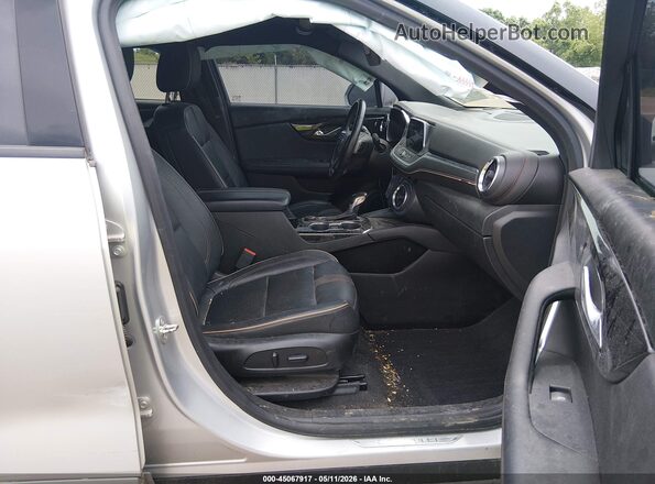 3GNKBFRS4LS686123 2020 CHEVROLET BLAZER Silver Front interior view