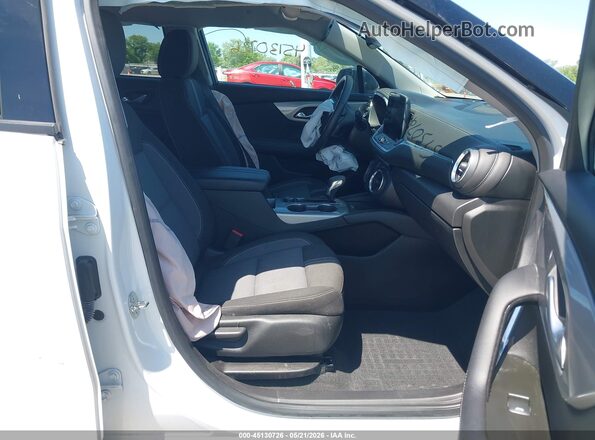 3GNKBHR46PS190243 2023 CHEVROLET BLAZER White Вид салону спереду