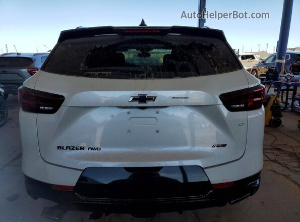 3GNKBKRS1RS268653 2024 CHEVROLET BLAZER White Вид ззаду