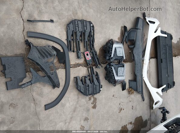 3GTPHCEK2RG396864 2024 GMC SIERRA White Սարքավորումների վահանակի տեսք