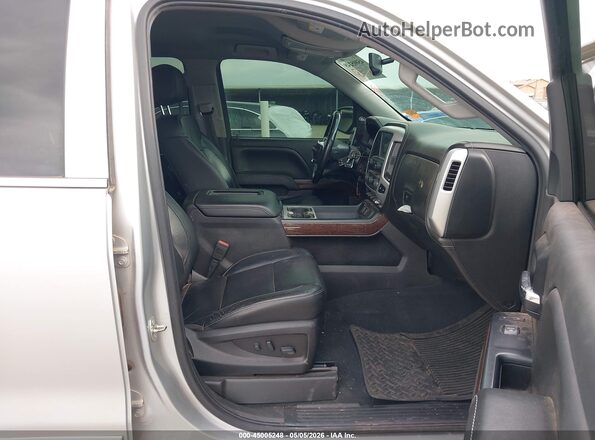 3GTU2NEC2JG626934 2018 GMC SIERRA Серебряный Вид салона спереди