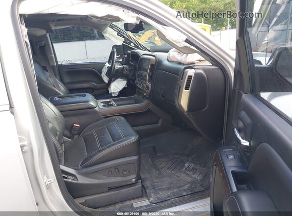 3GTU2PEJ2HG424695 2017 GMC SIERRA Silver Front interior view