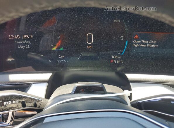 3GYK3BMRXSS267902 2025 CADILLAC OPTIQ Красный Вид щитка приборов