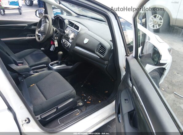 3HGGK5H45JM702831 2018 HONDA FIT White Вид салону спереду