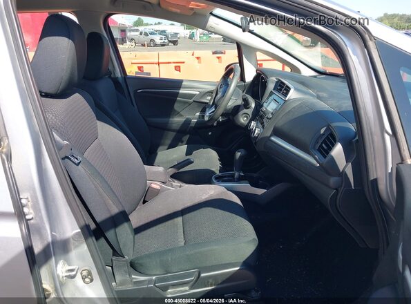 3HGGK5H47JM729237 2018 HONDA FIT Silver Вид салону спереду