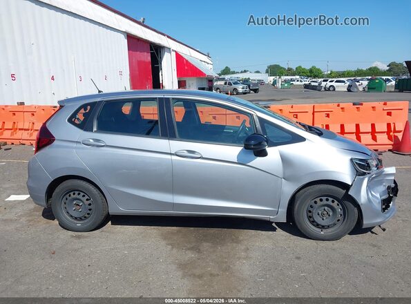 3HGGK5H47JM729237 2018 HONDA FIT Silver Вид задньої частини салону