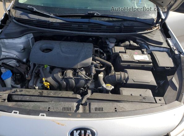 3KPA24AB2JE058982 2018 KIA RIO Silver უკანა სალონის ხედი