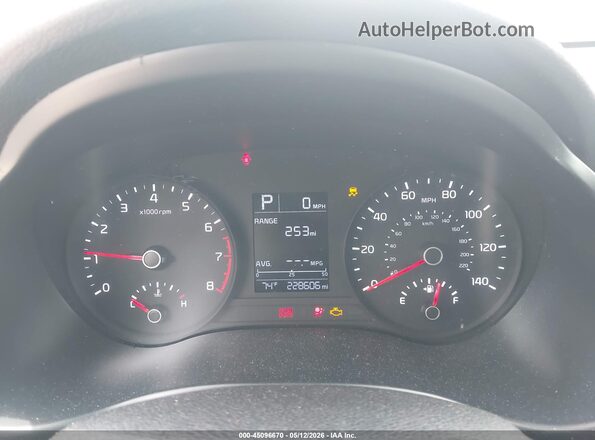 3KPA24AB3JE115044 2018 KIA RIO Серебряный Вид задних сидений