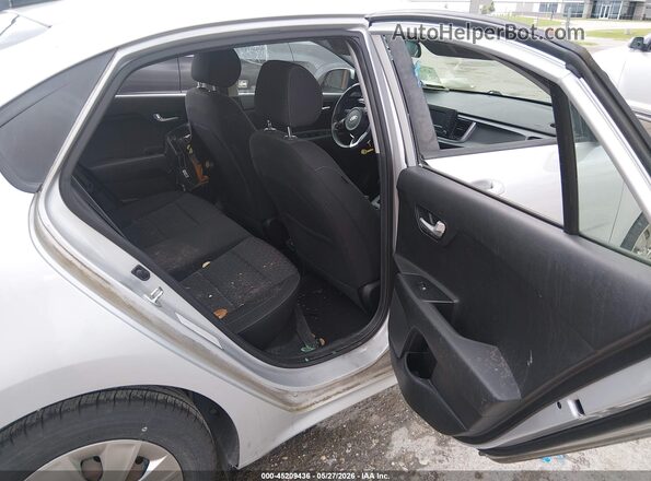 3KPA24AB6JE100182 2018 KIA RIO Silver Vista de la etiqueta del VIN