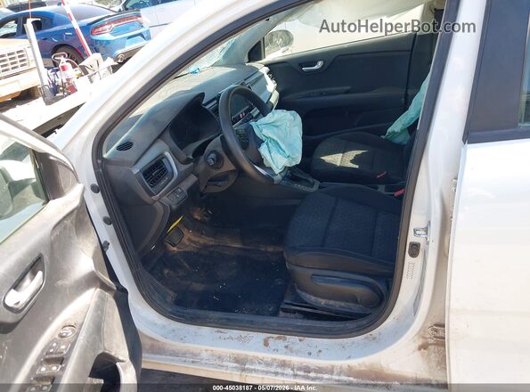 3KPA24AD0LE289450 2020 KIA RIO Белый Вид салона спереди