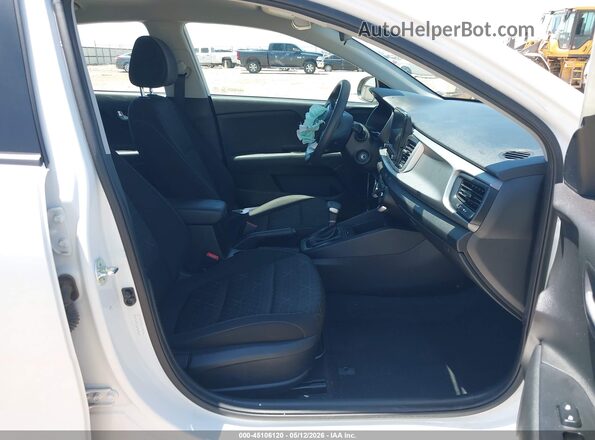 3KPA24AD0PE550372 2023 KIA RIO White Սալոնի դիմացի տեսք