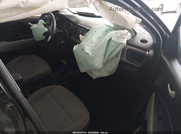 3KPA24AD1LE329793 2020 KIA RIO Black Вид салону спереду