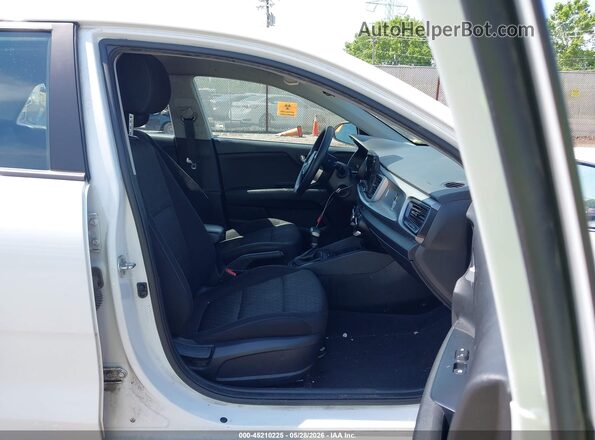 3KPA24AD1ME430334 2021 KIA RIO White წინა სალონის ხედი