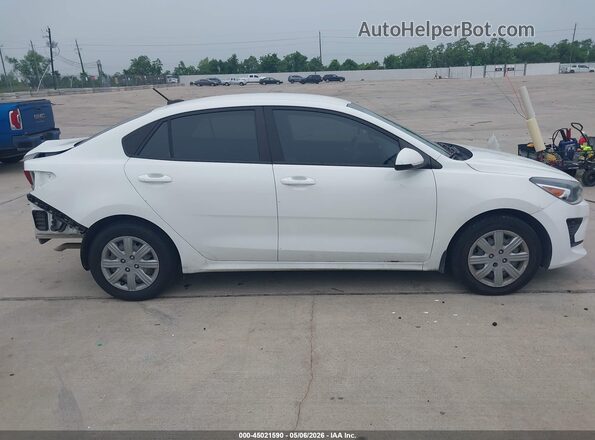 3KPA24AD1PE575975 2023 KIA RIO White უკანა სალონის ხედი
