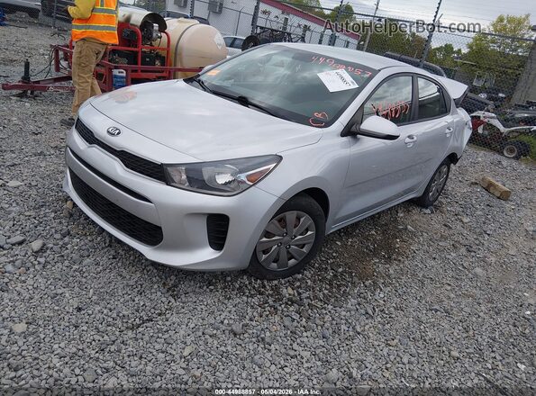 3KPA24AD2LE296111 2020 KIA RIO Silver Vista tres cuartos delantera izquierda
