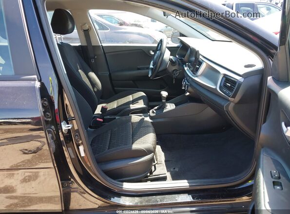 3KPA24AD2ME416555 2021 KIA RIO Black Front interior view