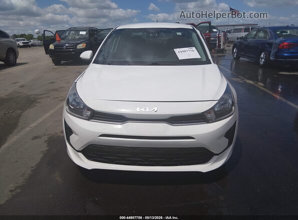 3KPA24AD3NE483781 2022 KIA RIO White Սարքավորումների վահանակի տեսք