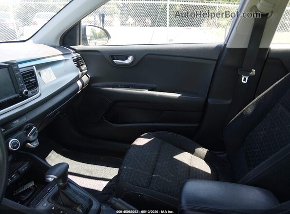 3KPA24AD4LE283893 2020 KIA RIO Gray Front interior view