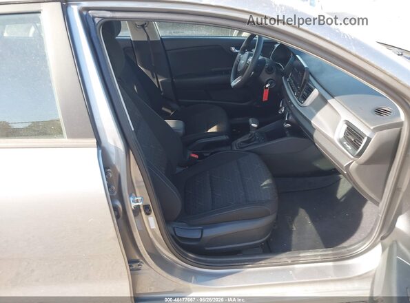 3KPA24AD4NE468884 2022 KIA RIO Серый Вид салона спереди