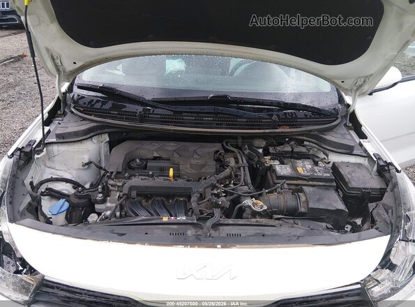 3KPA24AD4NE484258 2022 KIA RIO Белый Вид сзади