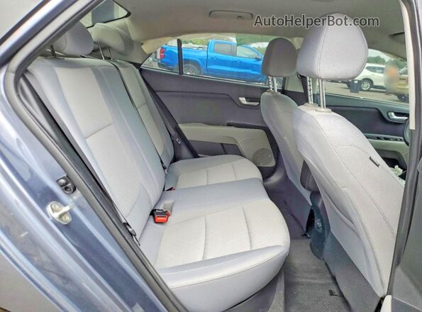 3KPA24AD5LE298936 2020 KIA RIO Gray Widok tylnych siedzeń