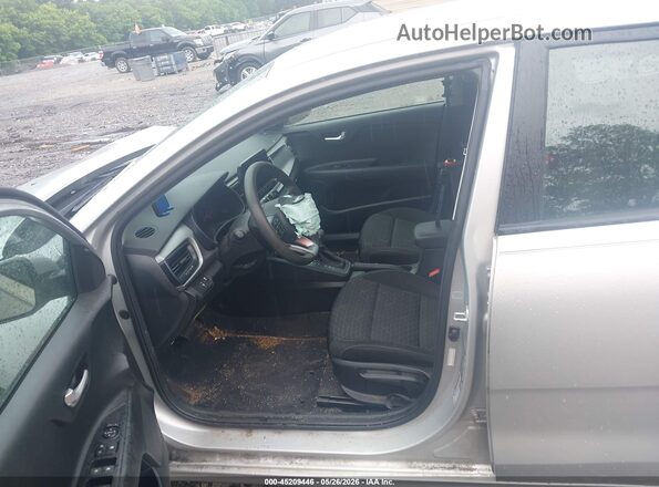 3KPA24AD5ME380425 2021 KIA RIO Silver წინა სალონის ხედი