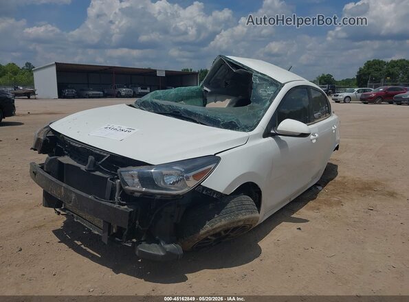 3KPA24AD5NE476041 2022 KIA RIO Белый Передняя левая четверть