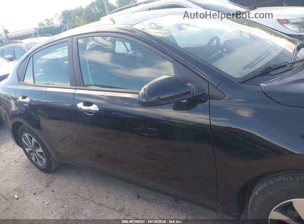 3KPA24AD5PE602109 2023 KIA RIO Black Vista interior trasera