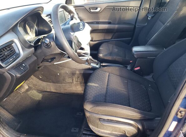3KPA24AD6LE330163 2020 KIA RIO Blue Widok wnętrza z przodu