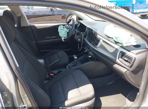 3KPA24AD6NE439600 2022 KIA RIO Gray Вид салону спереду