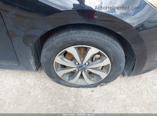 3KPA24AD7PE540633 2023 KIA RIO Black Front view