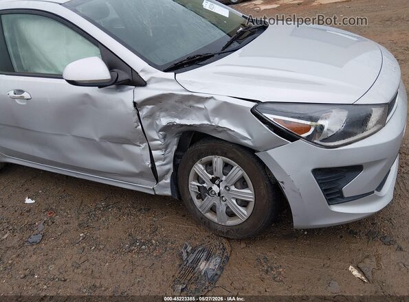 3KPA24AD8NE433913 2022 KIA RIO Silver Front view