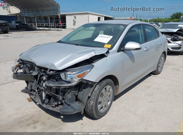 3KPA24AD8NE465941 2022 KIA RIO Серебряный Передняя левая четверть