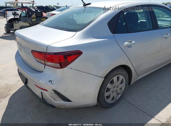 3KPA24AD8NE465941 2022 KIA RIO Серебряный 