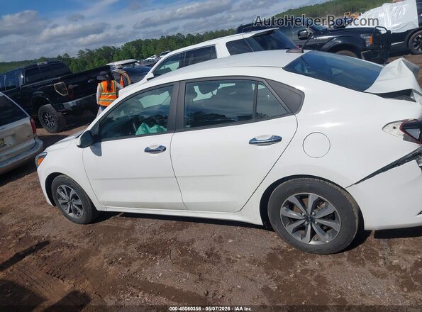 3KPA24ADXNE458229 2022 KIA RIO White Widok wnętrza 360 stopni