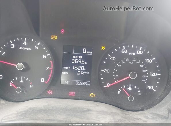 3KPA25AB0JE074149 2018 KIA RIO White Widok tylnych siedzeń