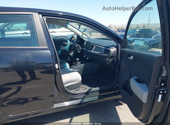 3KPA25AB4JE050534 2018 KIA RIO Black წინა სალონის ხედი