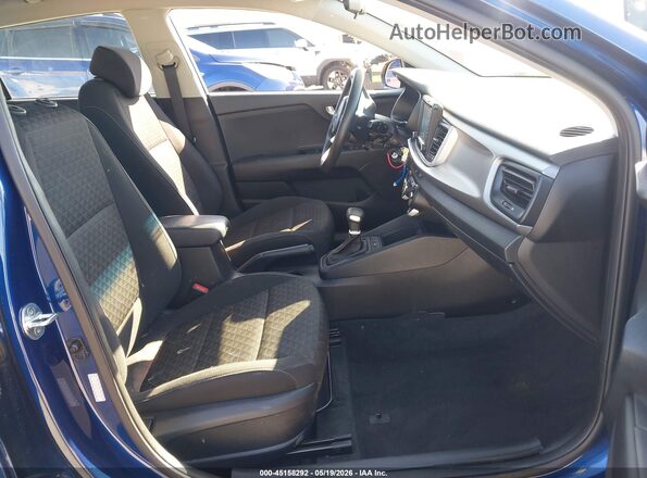 3KPA25AD4LE349414 2020 KIA RIO 5-DOOR Blue Front interior view