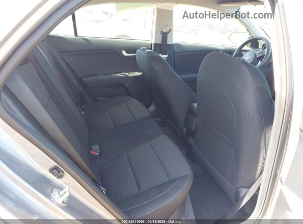 3KPA25ADXPE609384 2023 KIA RIO 5-DOOR Gray VIN կոդի պիտակի տեսք