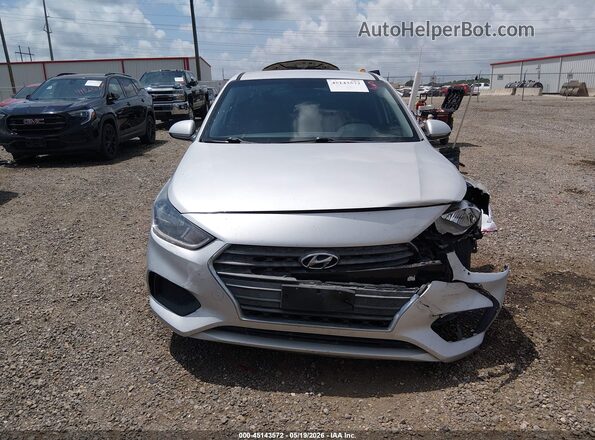 3KPC24A32JE021612 2018 HYUNDAI ACCENT Silver Rear interior view