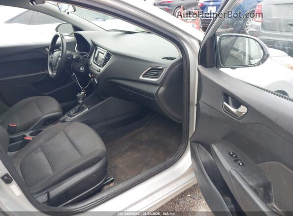 3KPC24A34KE068075 2019 HYUNDAI ACCENT Silver Սալոնի դիմացի տեսք