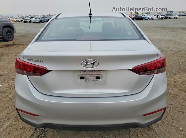 3KPC24A35JE017716 2018 HYUNDAI ACCENT Silver 