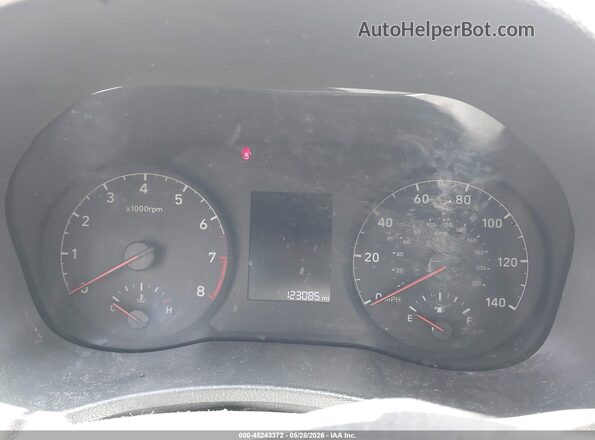 3KPC24A37KE060147 2019 HYUNDAI ACCENT Silver Widok tylnych siedzeń