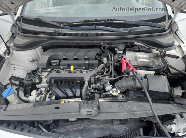3KPC24A62LE105104 2020 HYUNDAI ACCENT White Вид задньої частини салону