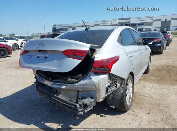3KPC24A64NE189803 2022 HYUNDAI ACCENT Silver Trasero derecho